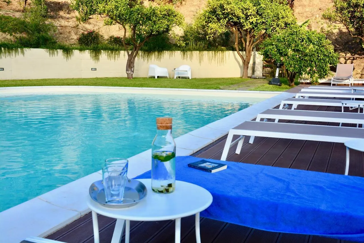 Sike Holiday Home 陶尔米纳